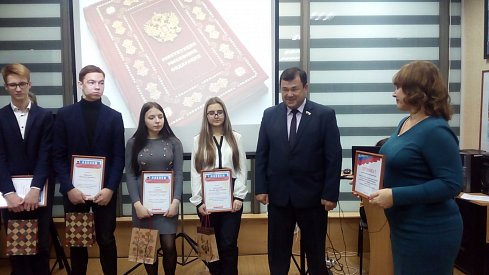 Победители викторины отправятся в парламент региона